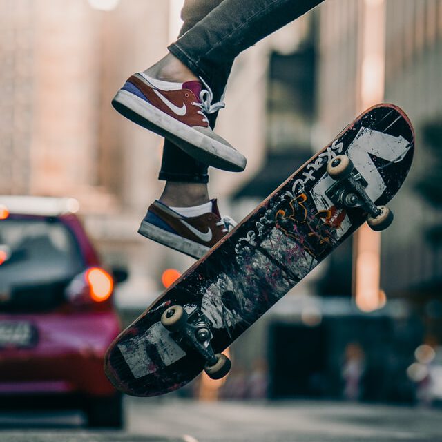skateboarden